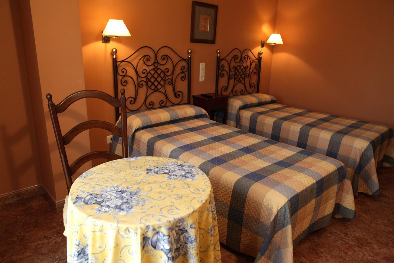 Hotel Los Arcos Villafranca del Cid Luaran gambar