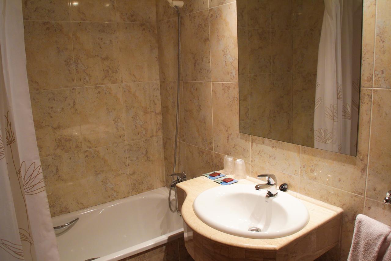 Hotel Los Arcos Villafranca del Cid Luaran gambar
