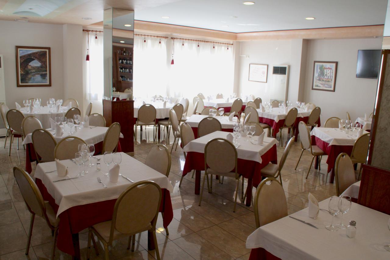 Hotel Los Arcos Villafranca del Cid Luaran gambar